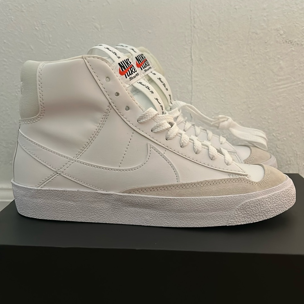 Nike Air Blazer MID- Brand New 7.5 women. 6 boys